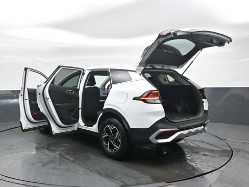 Used 2025 Kia Sportage LX AWD/4WD image 50