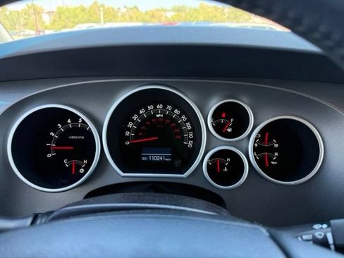 Used 2017 Toyota Sequoia Limited w/ Safety & Convenience Package AWD/4WD image 20