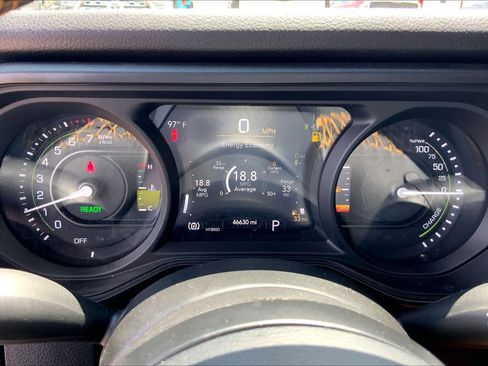 Used 2024 Jeep Wrangler Unlimited AWD/4WD image 26