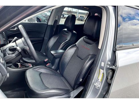 Used 2021 Jeep Compass Trailhawk AWD/4WD image 28