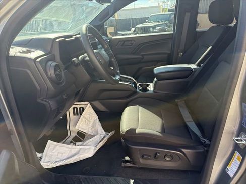Used 2023 Chevrolet Colorado Trail Boss w/ Technology Package image 21