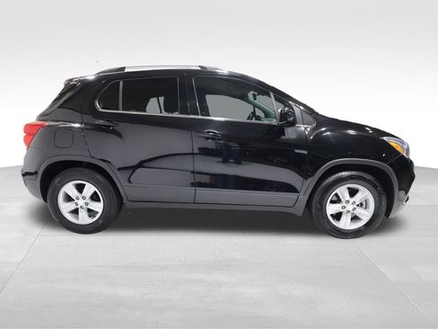 Used 2019 Chevrolet Trax LT w/ LPO, Cargo Package image 5