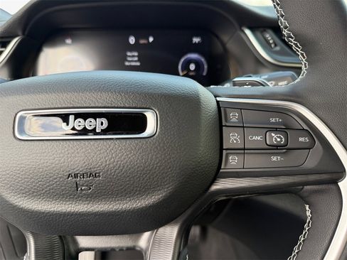 New 2025 Jeep Grand Cherokee Altitude image 26