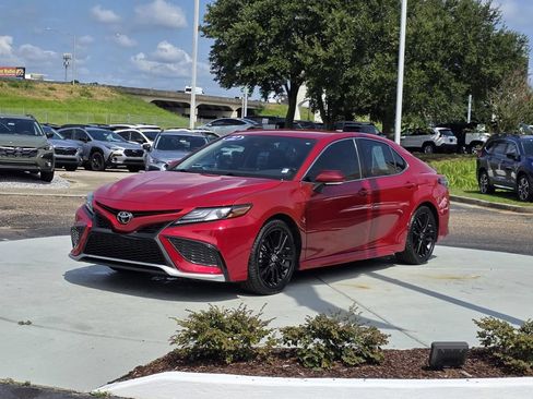 Used 2022 Toyota Camry XSE FWD image 7