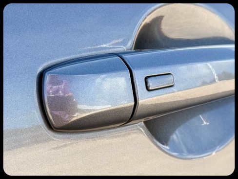 Used 2025 Nissan Pathfinder SL FWD image 14