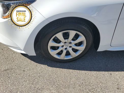 Certified 2025 Toyota Corolla LE image 10