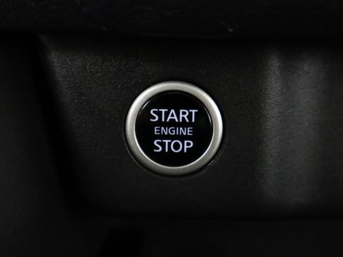 Used 2023 Nissan Rogue S image 35