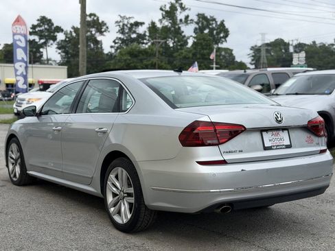 Used 2017 Volkswagen Passat 1.8T SE FWD image 5