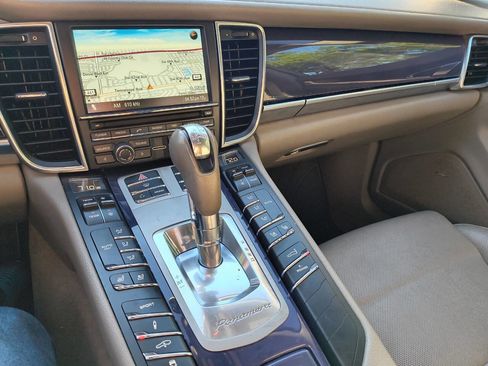 Used 2013 Porsche Panamera S w/ Comfort Pkg image 40