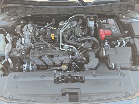 Used 2025 Nissan Altima 2.5 SV FWD image 13