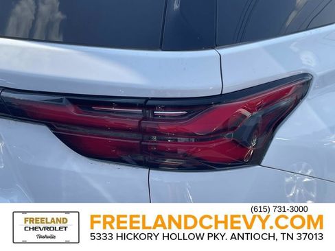Used 2022 Chevrolet Traverse LT FWD image 6