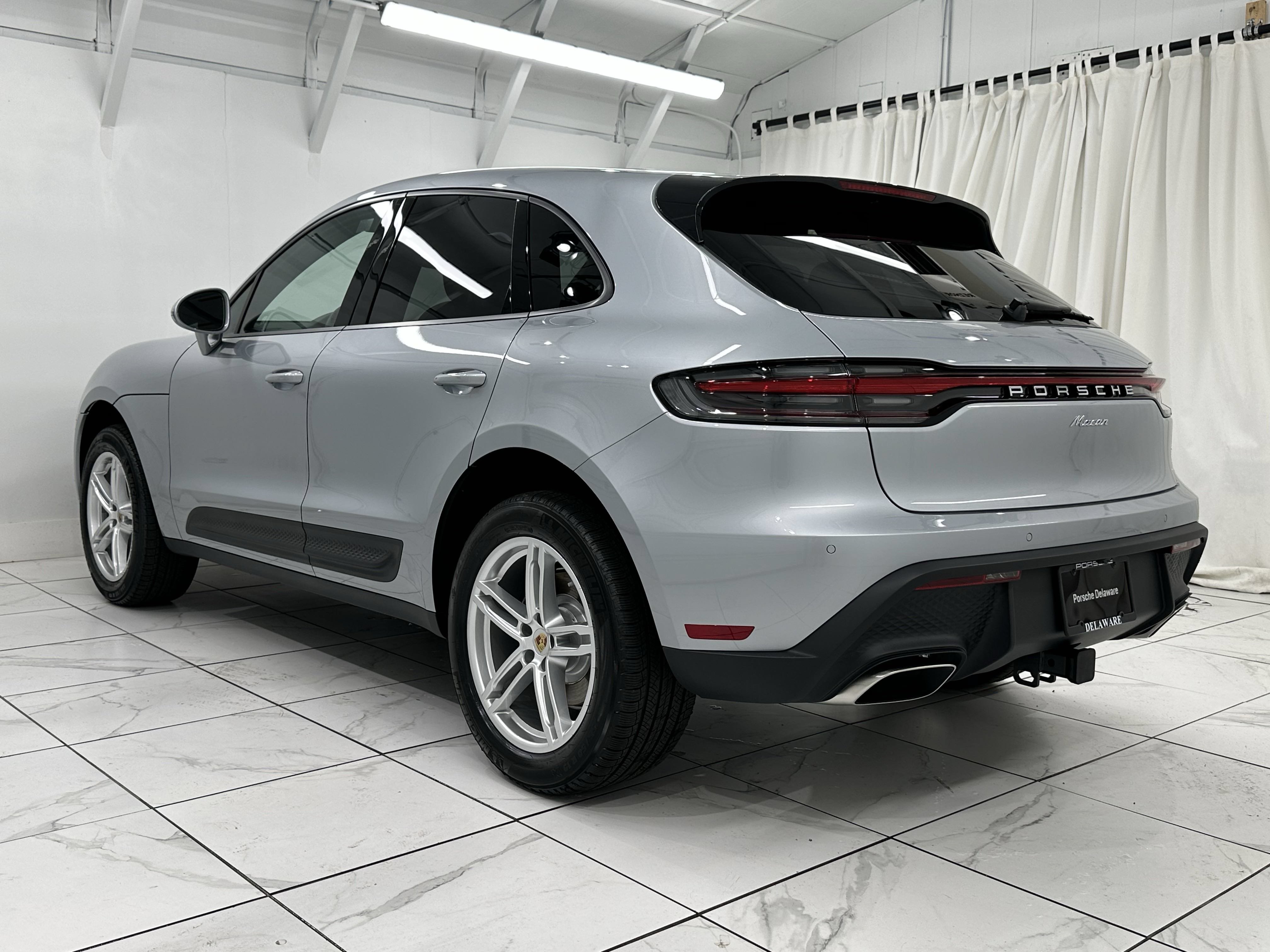 Used 2025 Porsche Macan AWD/4WD image 14