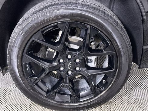 Used 2024 Chevrolet Traverse RS image 34