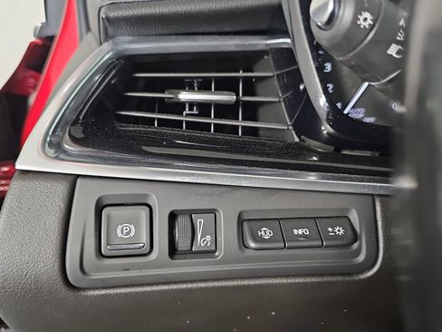 Used 2020 Cadillac XT6 Premium Luxury AWD/4WD image 25