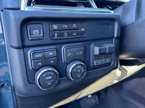 New 2026 Chevrolet Suburban Z71 image 36