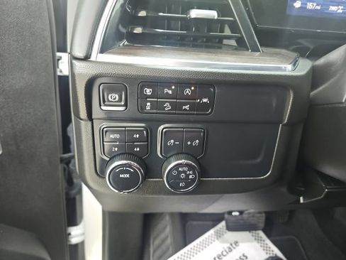 Used 2025 Chevrolet Suburban Z71 AWD/4WD image 12