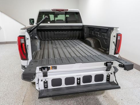 Used 2025 GMC Sierra 2500 Denali w/ Denali Reserve Package image 11