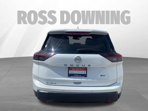 Used 2024 Nissan Rogue SV FWD image 4
