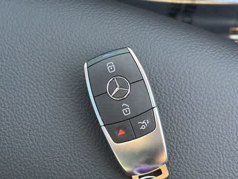 Used 2026 Mercedes-Benz GLB 250 4MATIC image 38