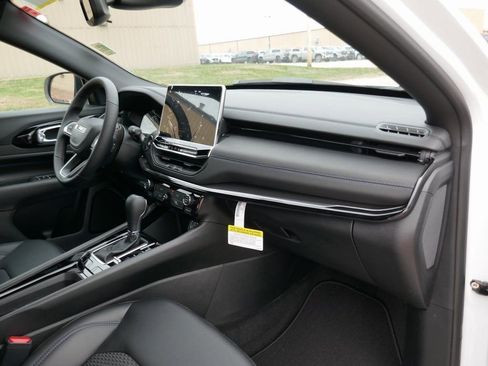 New 2026 Jeep Compass Latitude AWD/4WD image 10