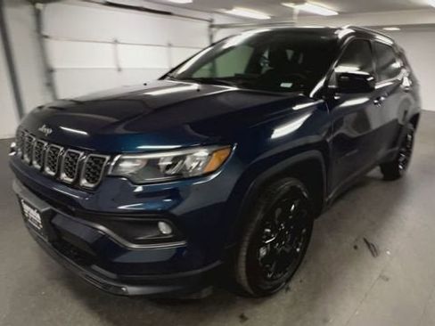 Used 2024 Jeep Compass Latitude w/ Altitude Special Edition image 4