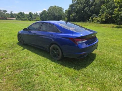Used 2023 Hyundai Elantra SEL FWD image 5