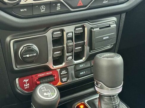 New 2025 Jeep Gladiator Rubicon w/ Convenience Group image 19