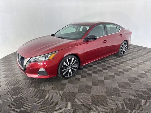 Used 2019 Nissan Altima 2.5 SR w/ SR Premium Package FWD image 3
