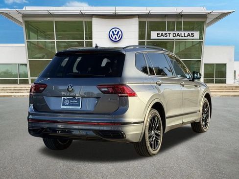 Used 2022 Volkswagen Tiguan SE R-Line image 3