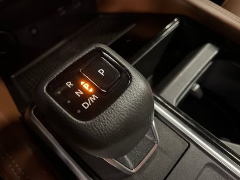 Used 2023 Nissan Pathfinder Platinum AWD/4WD image 28