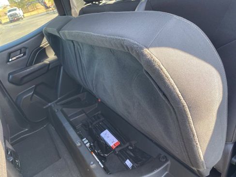 Used 2024 GMC Canyon Elevation w/ Convenience Package image 34