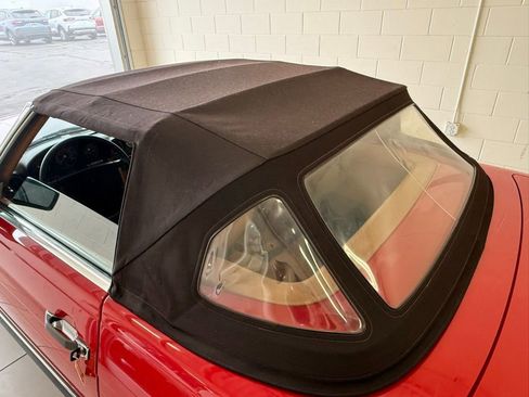 Used 1988 Mercedes-Benz 560 SL image 22