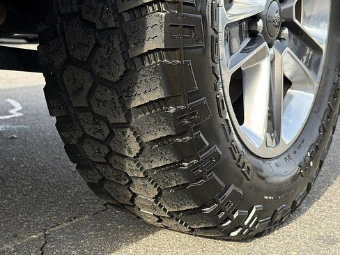 Used 2019 Jeep Wrangler Unlimited Sahara image 8