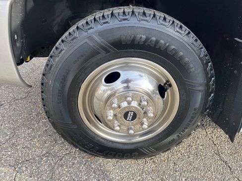 Used 2007 GMC Sierra 3500 W/T w/ Snow Plow Prep Package image 11