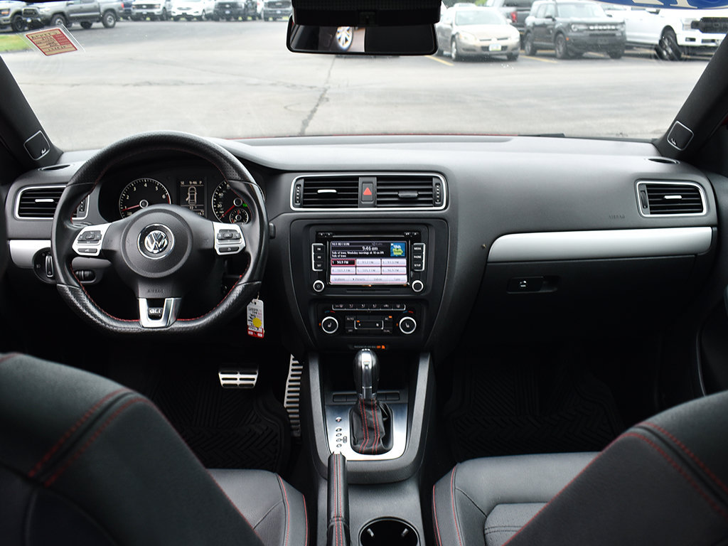 Used 2012 Volkswagen Jetta GLI FWD image 4