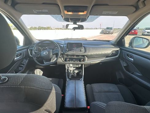 Used 2025 Nissan Rogue SV FWD image 28