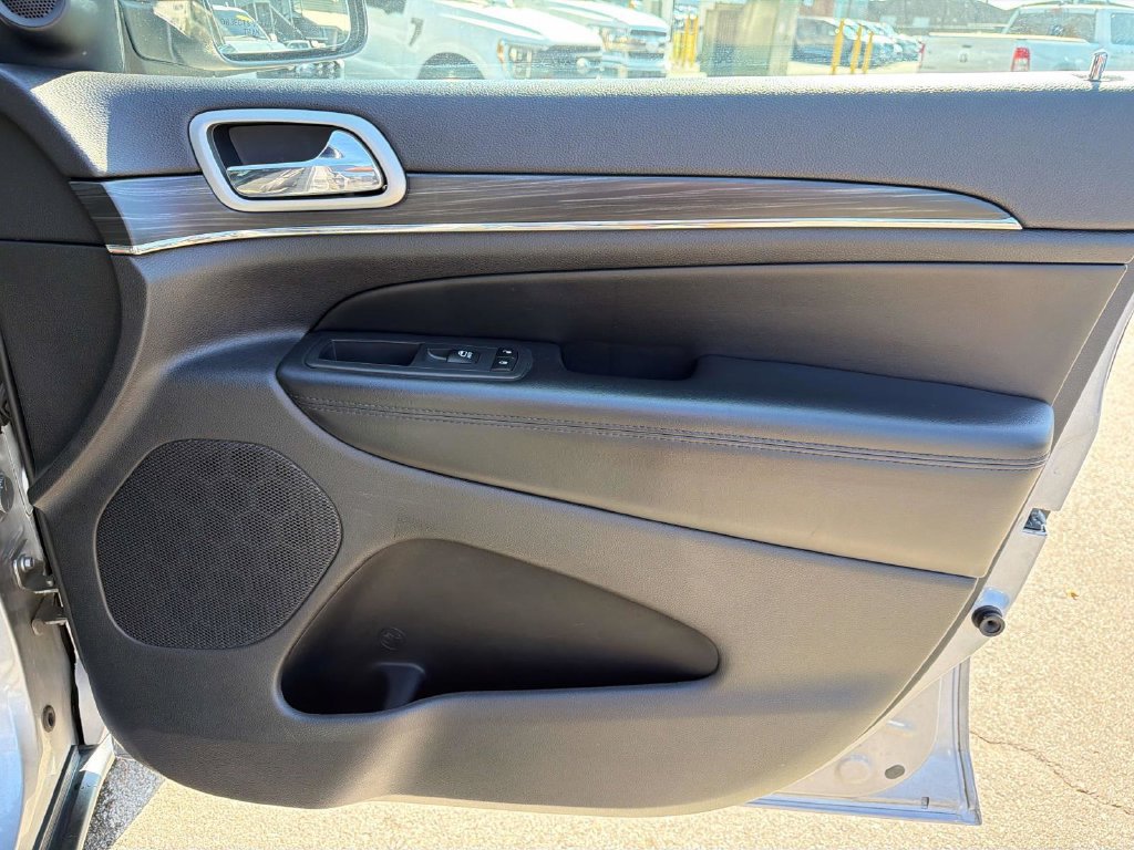 Used 2019 Jeep Grand Cherokee Limited w/ Luxury Group II AWD/4WD image 28