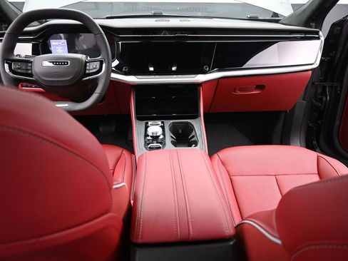 Used 2024 Jeep Wagoneer Launch Edition image 24