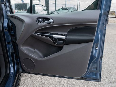 Used 2022 Ford Transit Connect XLT image 12