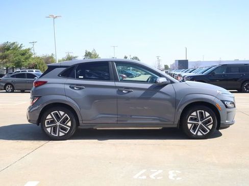 Used 2023 Hyundai Kona Limited image 4
