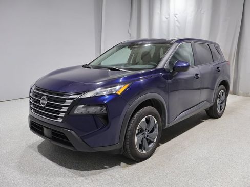 Used 2024 Nissan Rogue SV AWD/4WD image 5