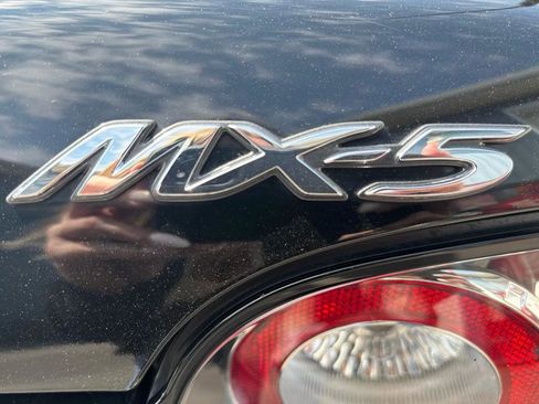 Used 2008 MAZDA MX-5 Miata Touring w/ Suspension Pkg image 40