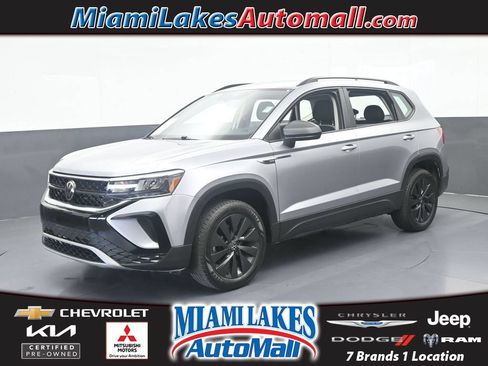 Used 2024 Volkswagen Taos S FWD image 1