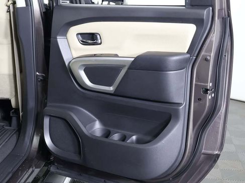 Used 2017 Nissan Titan SV image 22