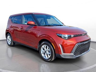 Used 2025 Kia Soul LX w/ LX Technology Package