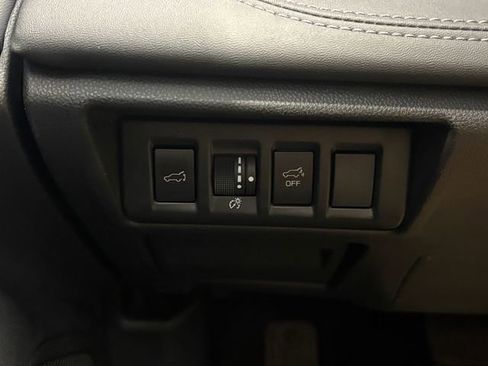 Used 2023 Subaru Outback Touring AWD/4WD image 14