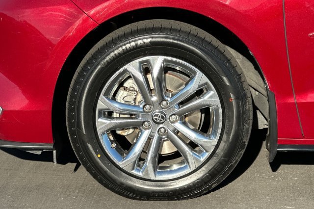 Certified 2023 Toyota Sienna Platinum AWD/4WD image 34