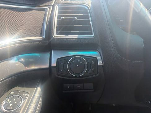 Used 2017 Ford Explorer Limited w/ Equipment Group 301A AWD/4WD image 12
