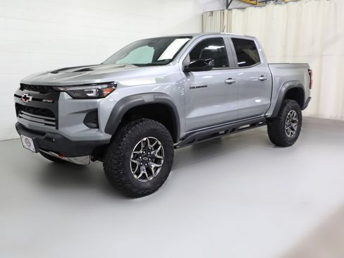 Used 2024 Chevrolet Colorado ZR2 w/ ZR2 Convenience Package III AWD/4WD image 15