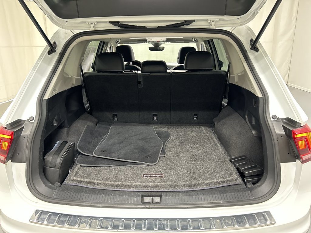 Used 2022 Volkswagen Tiguan SE w/ Panoramic Sunroof Package AWD/4WD image 22